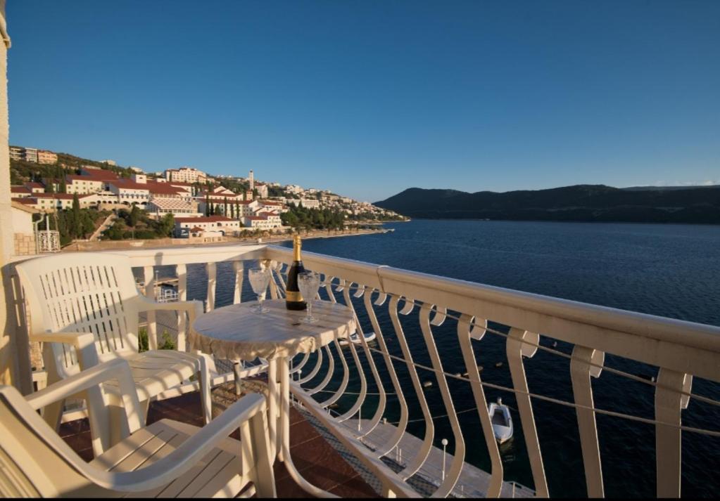 Apartmani Lezenic M Neum Esterno foto